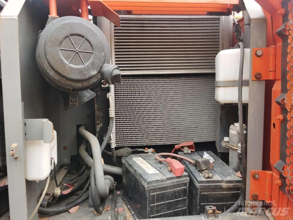 Hitachi ZX 120 Гусеничні екскаватори