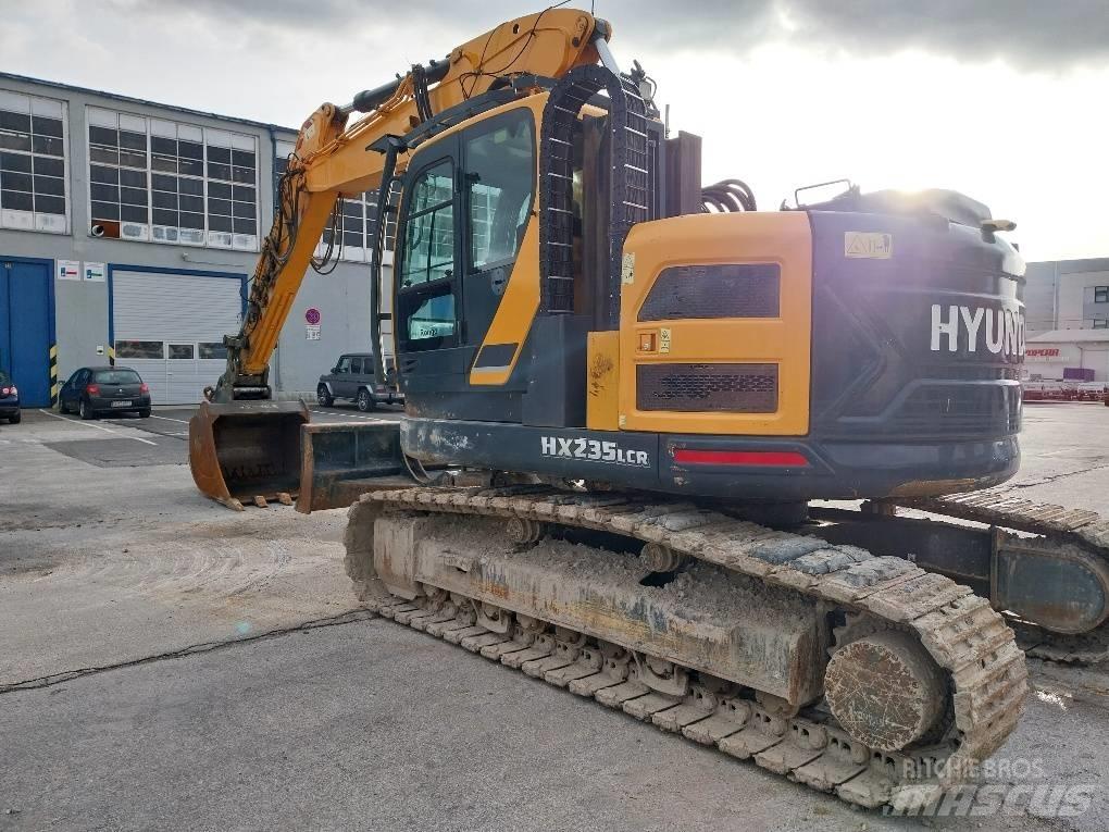 Hyundai HX 235 LCR Гусеничні екскаватори