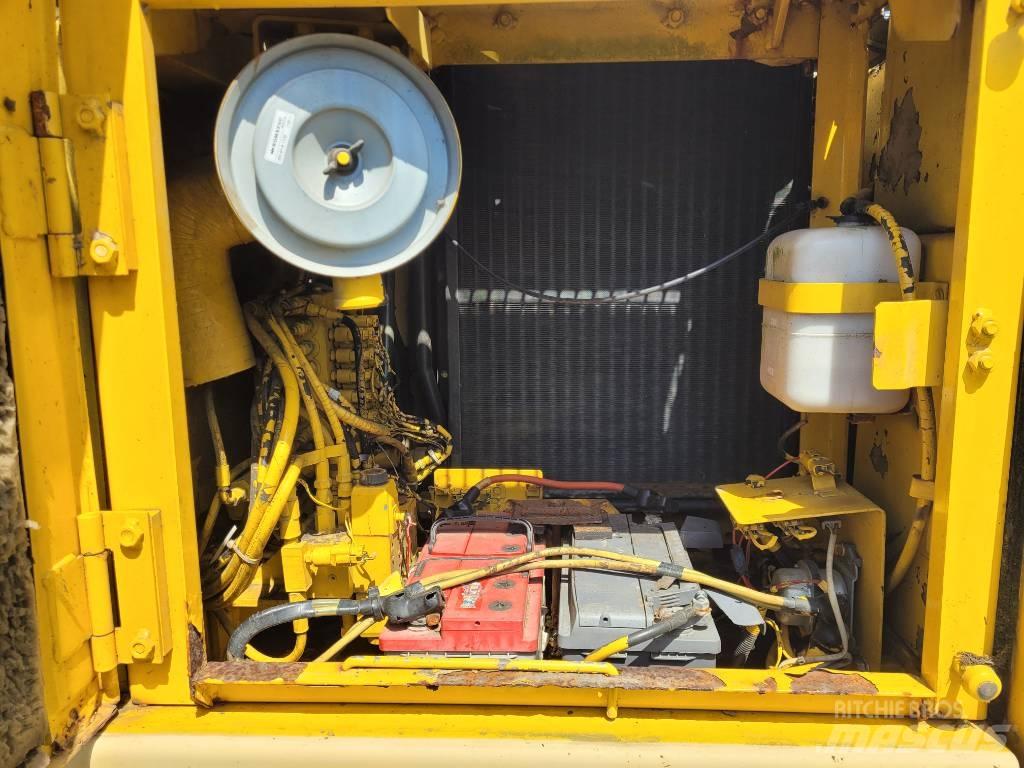 Komatsu PW160 ES-6K Колісні екскаватори