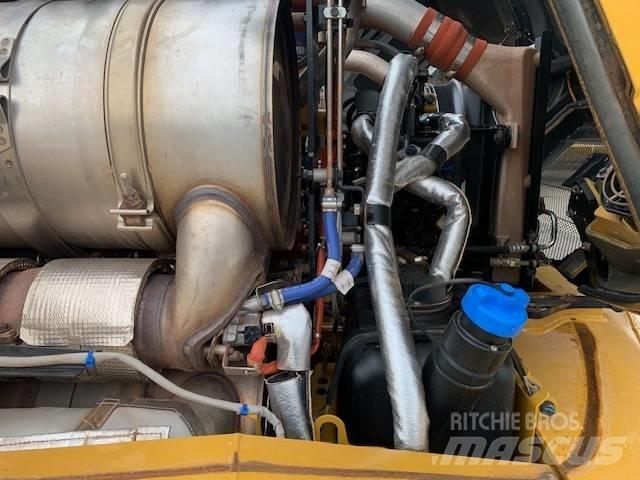 CAT 730 Зчленовані самоскиди