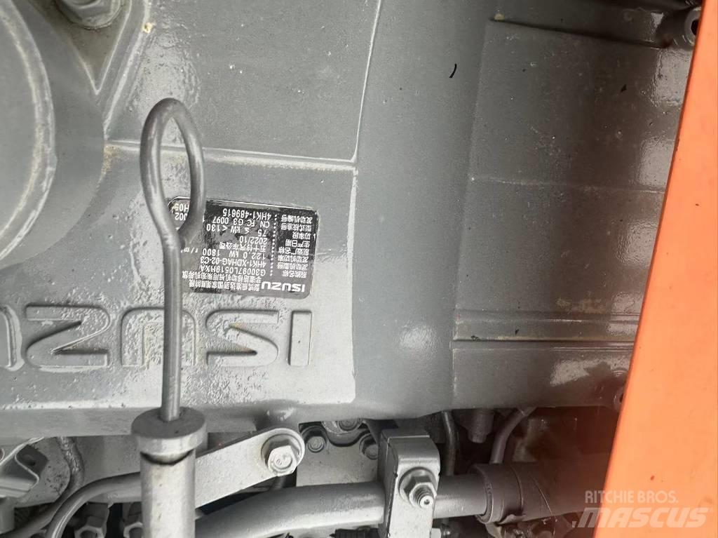 Hitachi ZX 240 Гусеничні екскаватори