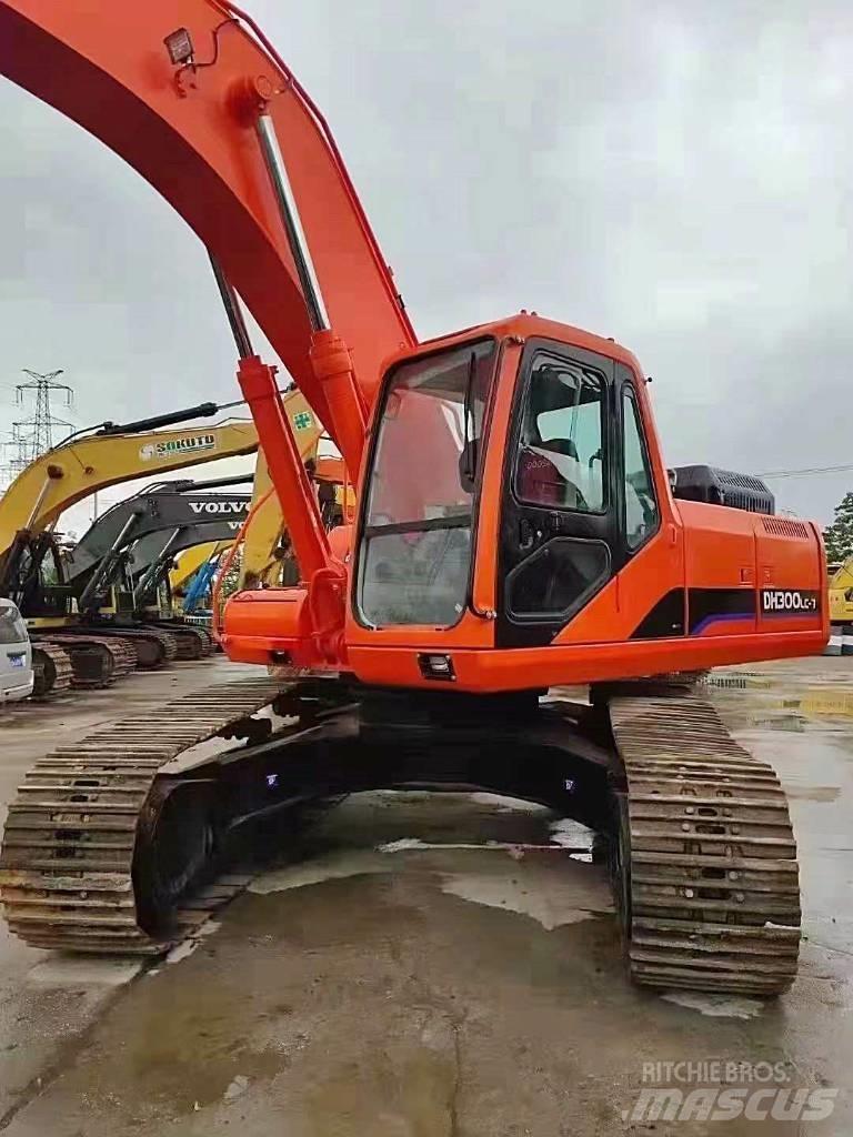 Doosan 300 Гусеничні екскаватори