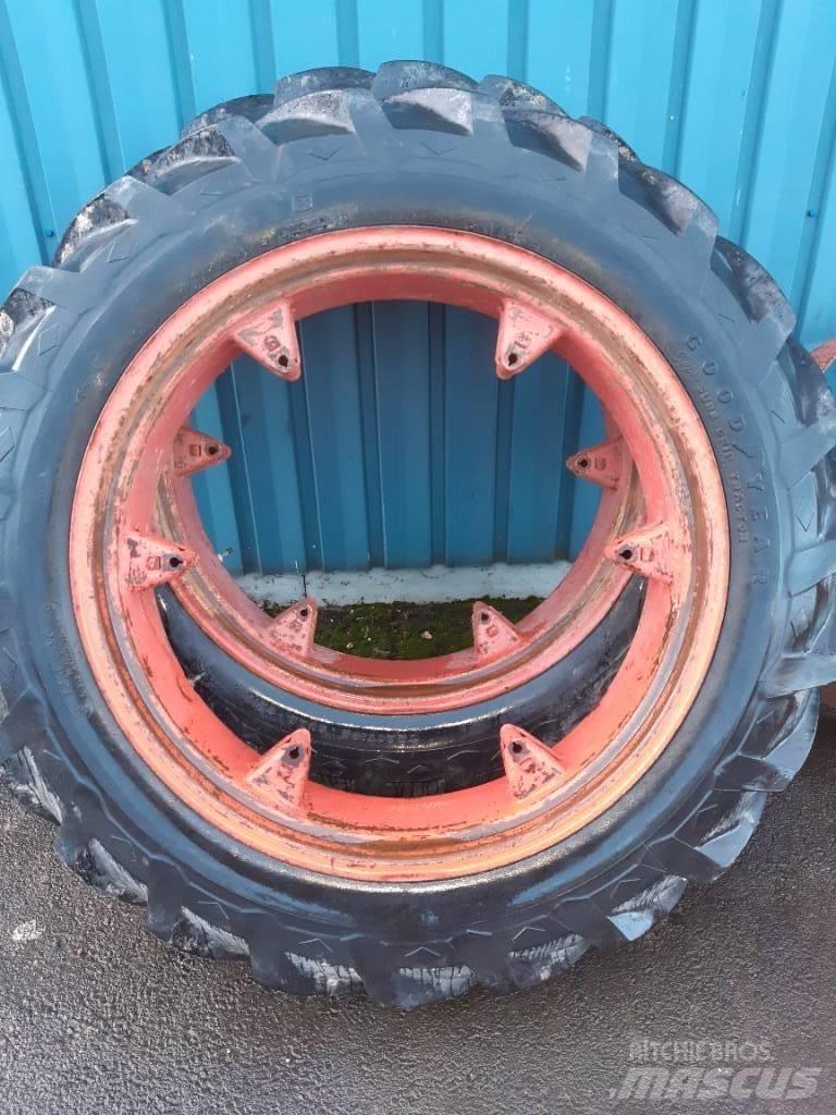 Goodyear 12.4-36 Колеса