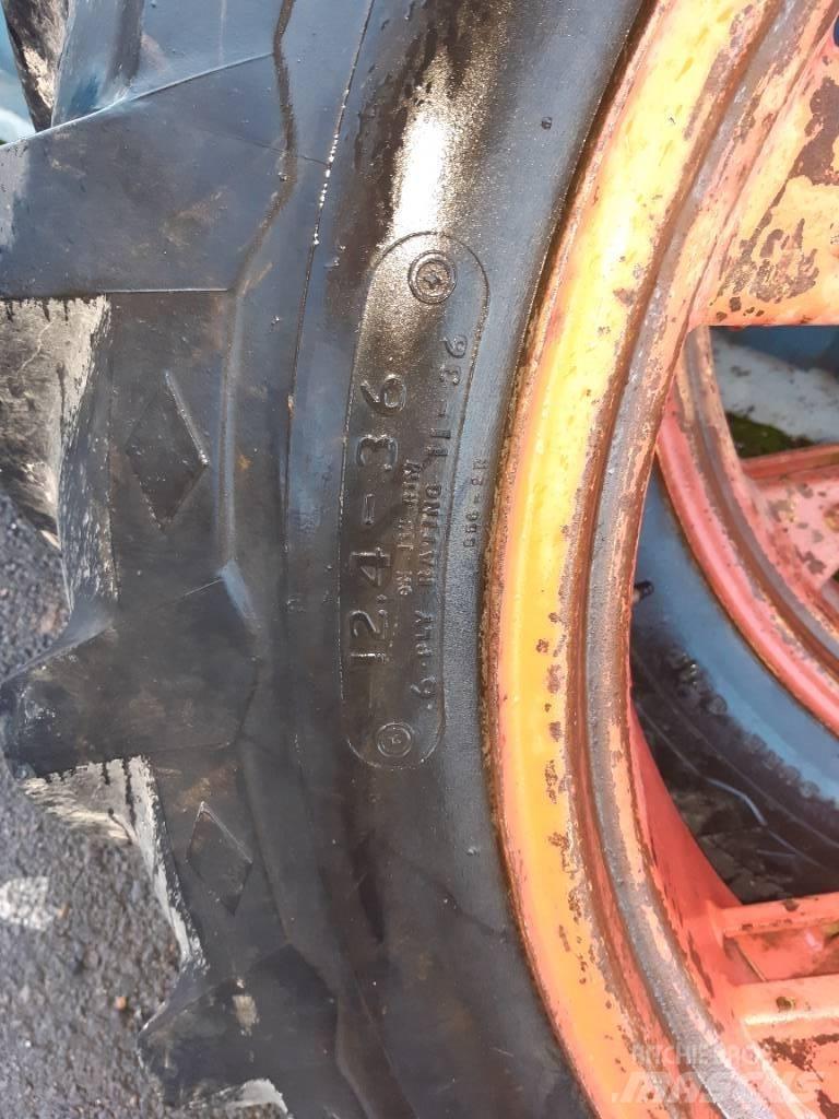 Goodyear 12.4-36 Колеса