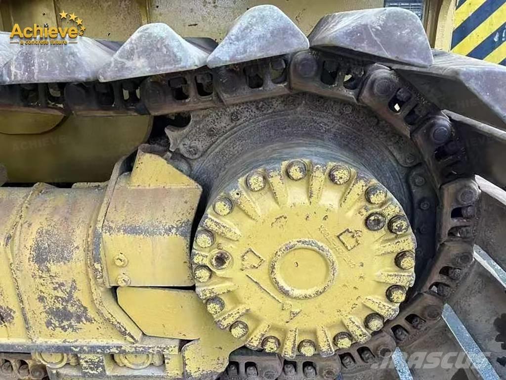 CAT D 3 Гусеничні бульдозери