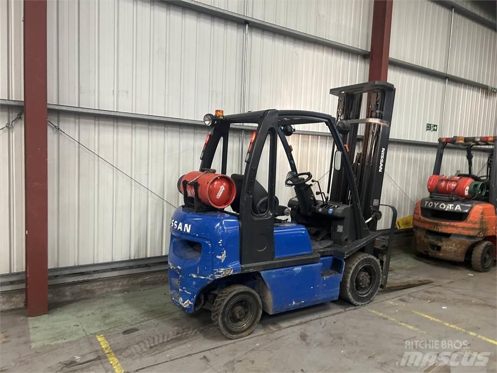 Nissan UD02A20PQ Газові навантажувачі