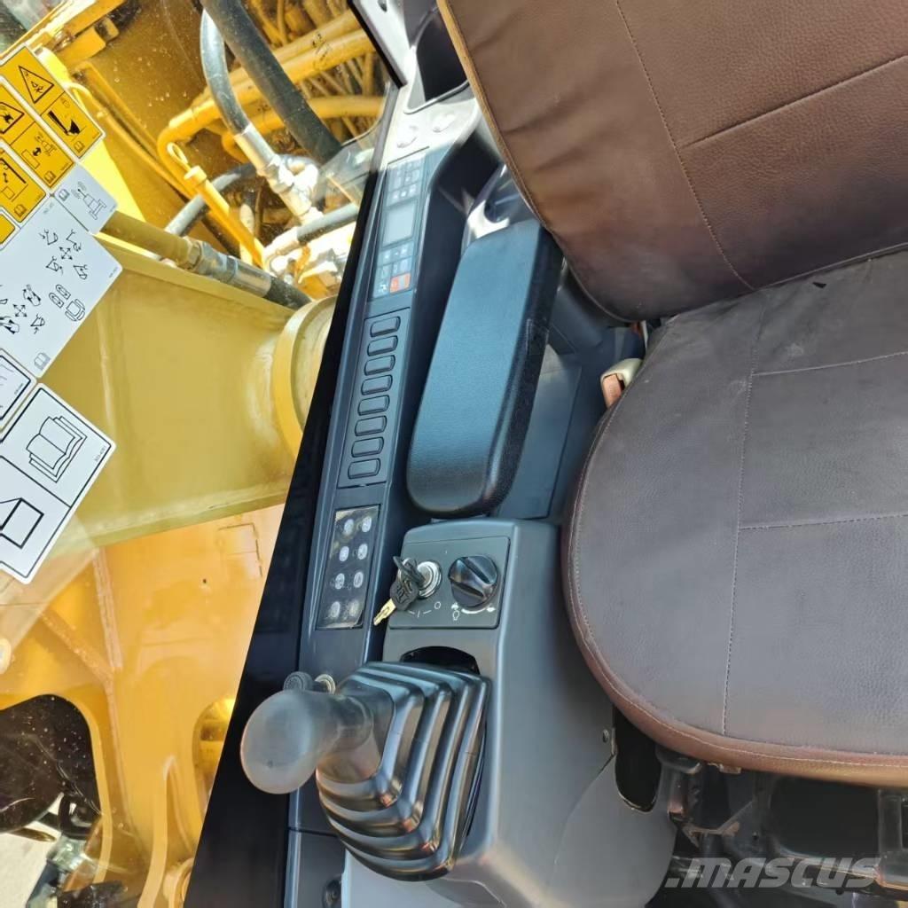 CAT 320 D Гусеничні екскаватори