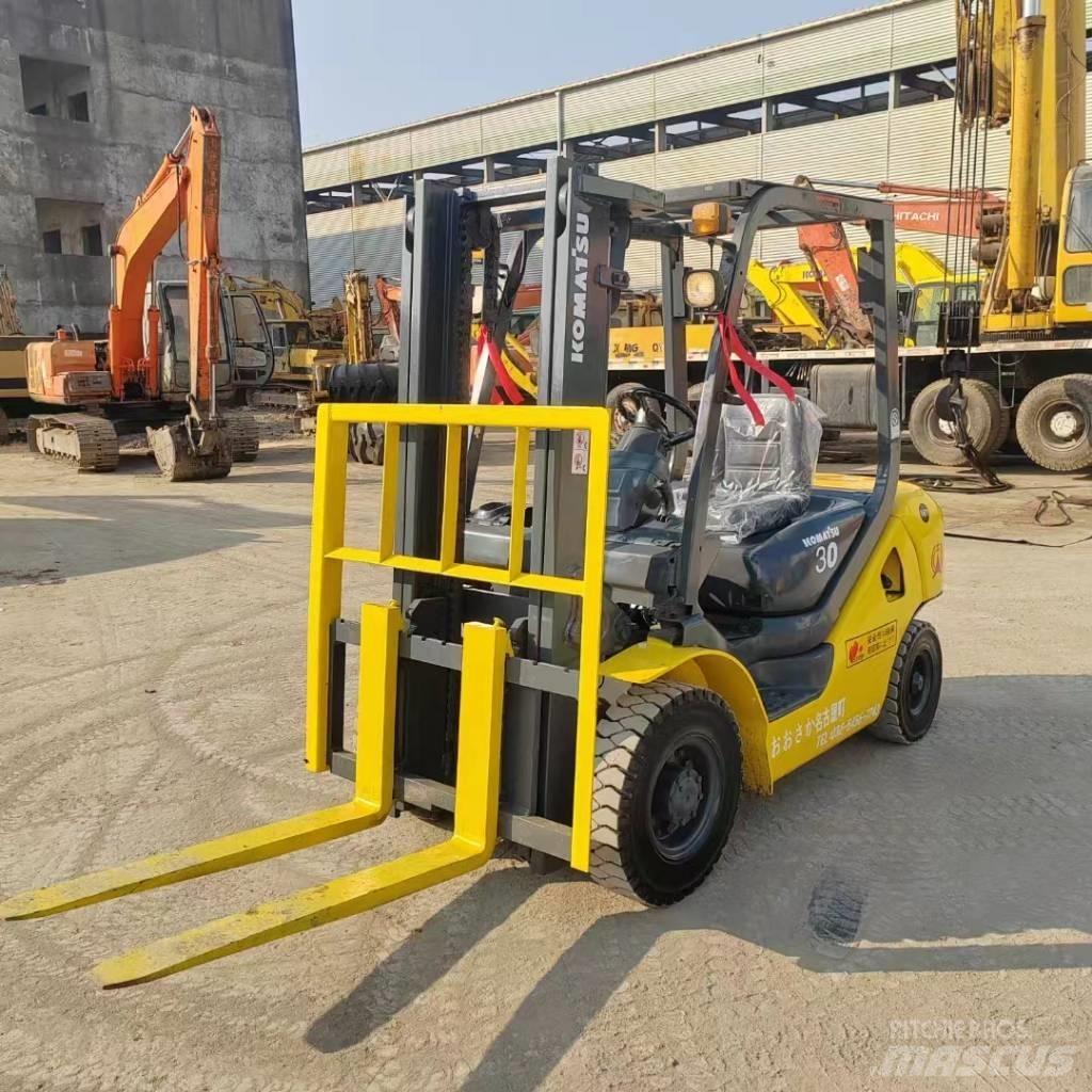 Komatsu FD 30 Дизельні навантажувачі