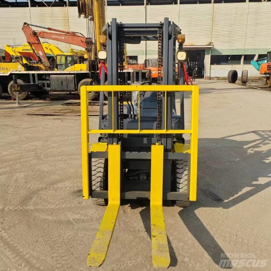 Komatsu FD 30 Дизельні навантажувачі