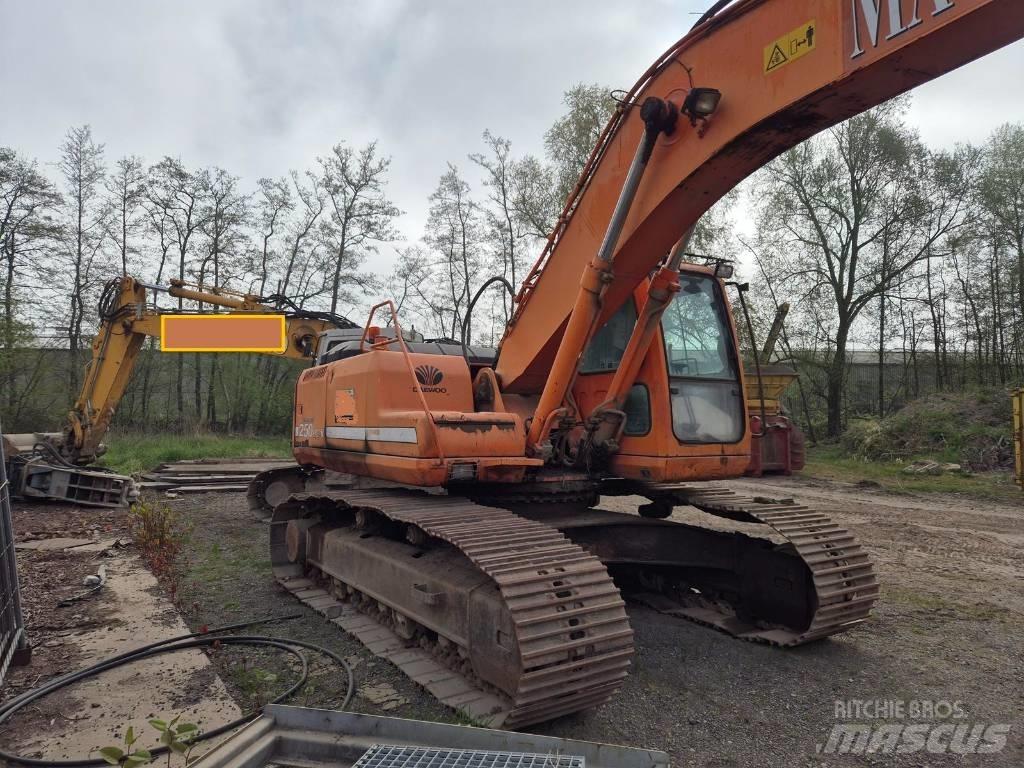 Daewoo S250 Гусеничні екскаватори
