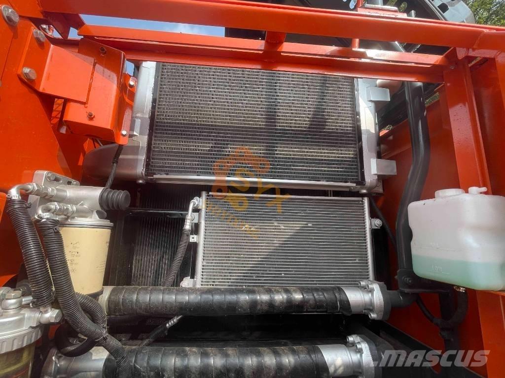 Doosan DX 300 Гусеничні екскаватори