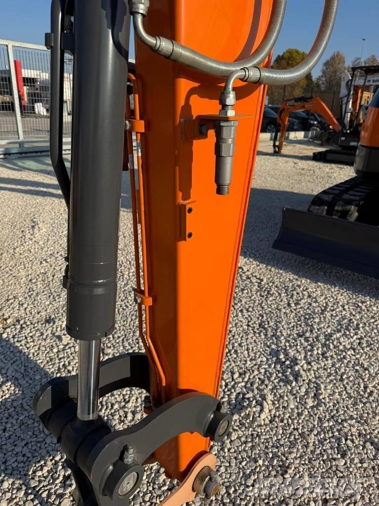 Develon DX 55 R-7 Гусеничні екскаватори