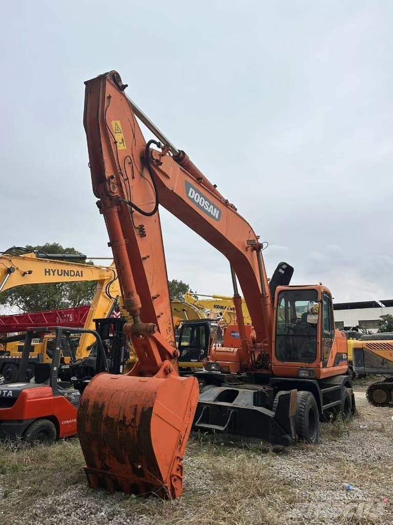 Doosan DH 210 W Колісні екскаватори