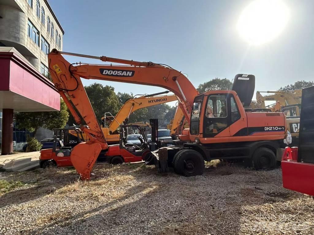 Doosan DH 210 W Колісні екскаватори