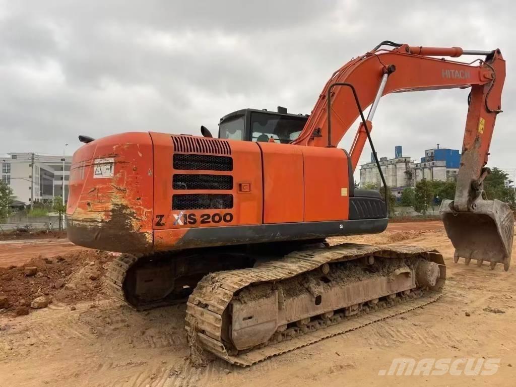 Hitachi ZX 200 Гусеничні екскаватори