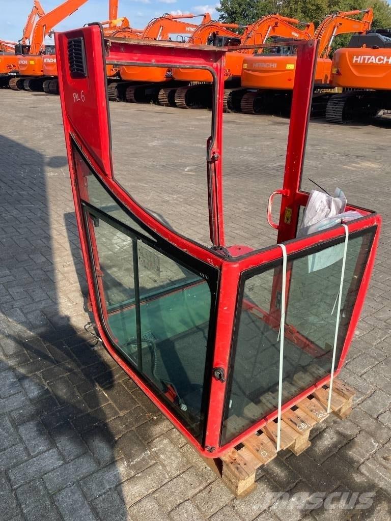 Volvo ECR25D Кабіна