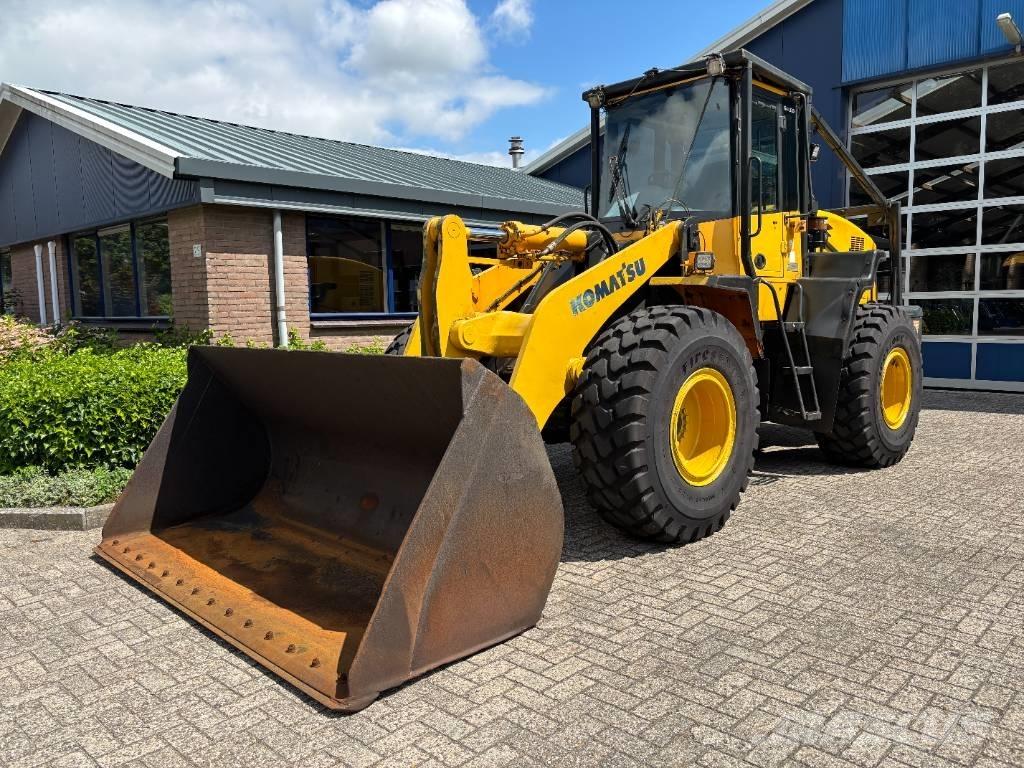 Komatsu WA 320-5 Фронтальні навантажувачі