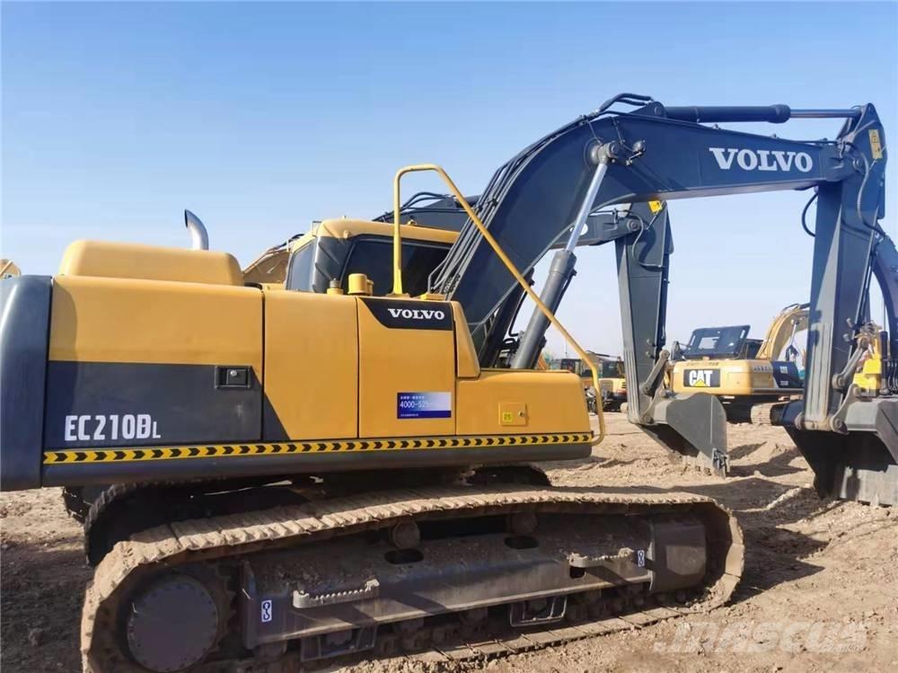 Volvo EC210B Гусеничні екскаватори