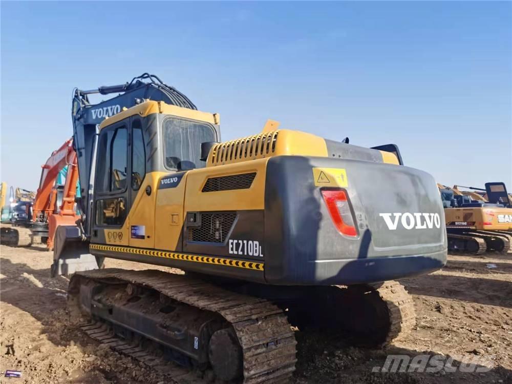 Volvo EC210B Гусеничні екскаватори