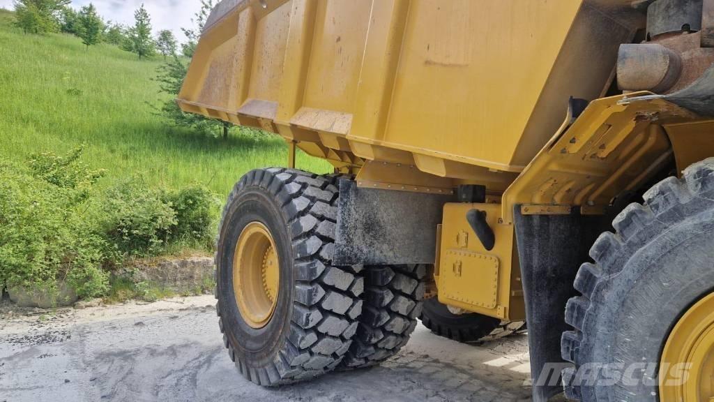 CAT 775 G Кар`єрні самоскиди