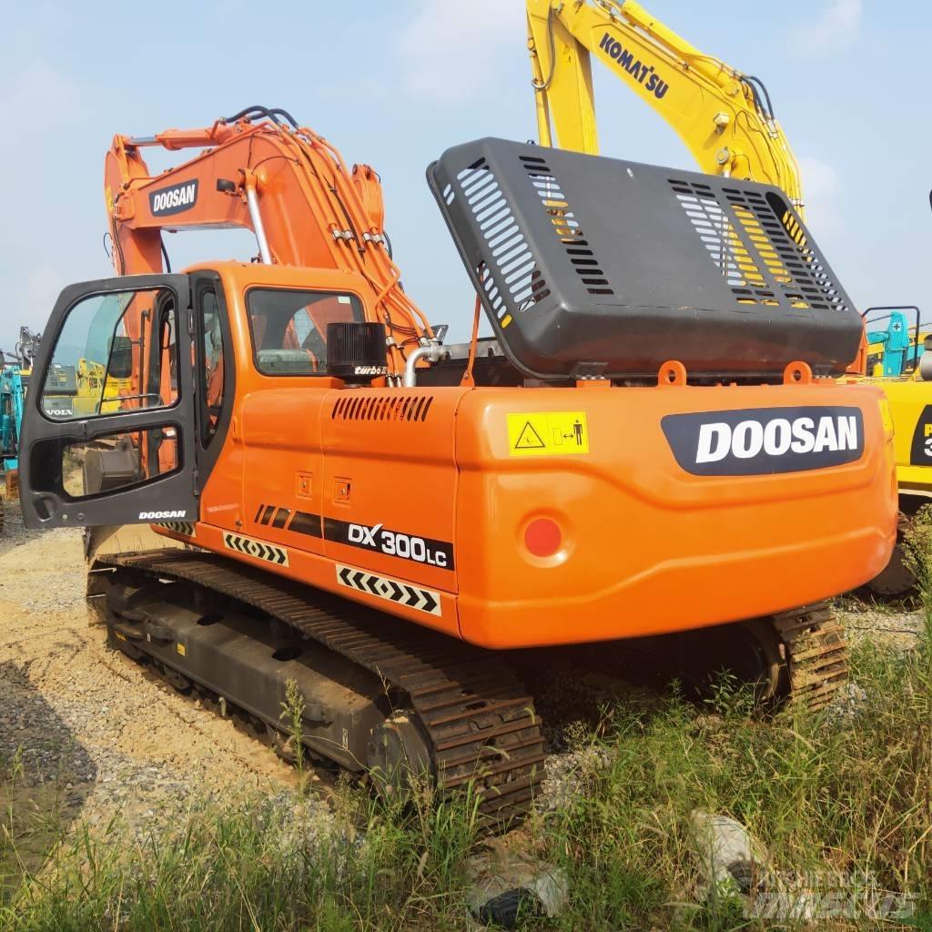Doosan DX 300 LC Гусеничні екскаватори