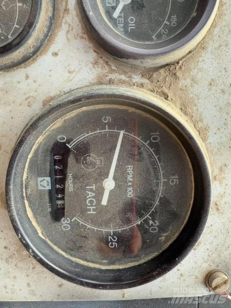 Dynapac CC 211 Котки тротуарні