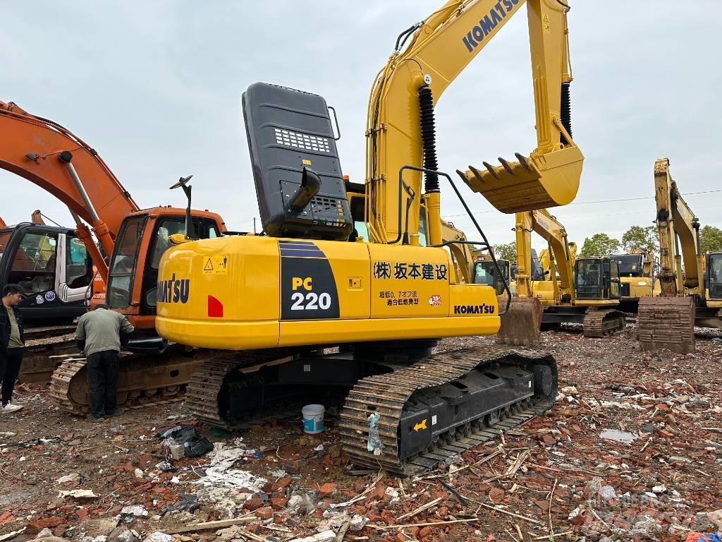 Komatsu PC 220-8M0 Гусеничні екскаватори