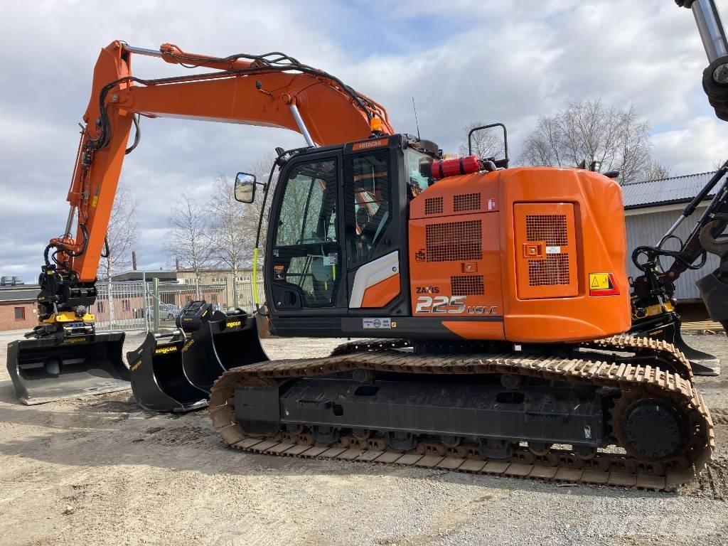 Hitachi ZX 225 US LC Гусеничні екскаватори