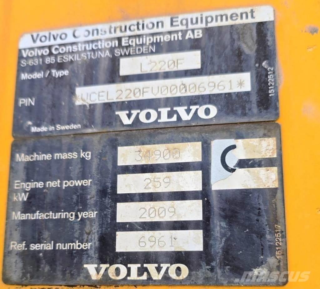 Volvo L 220 F Фронтальні навантажувачі