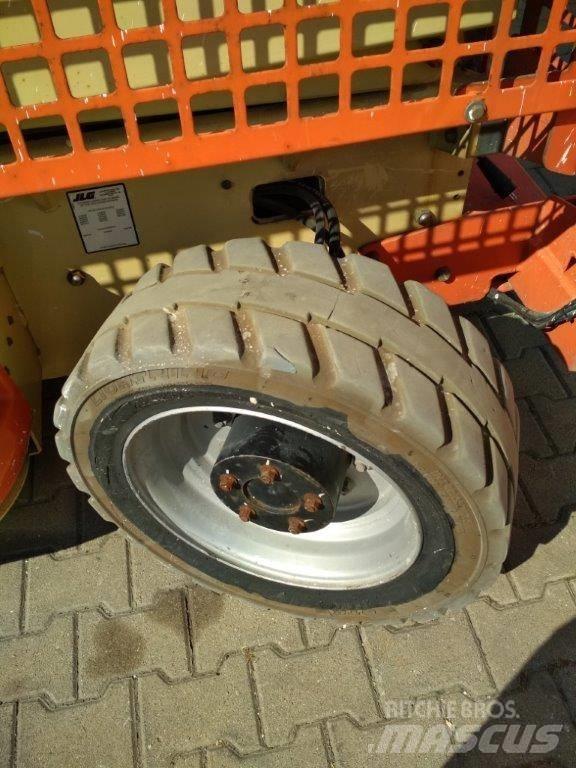 JLG M 4069 Підйомники-ножиці