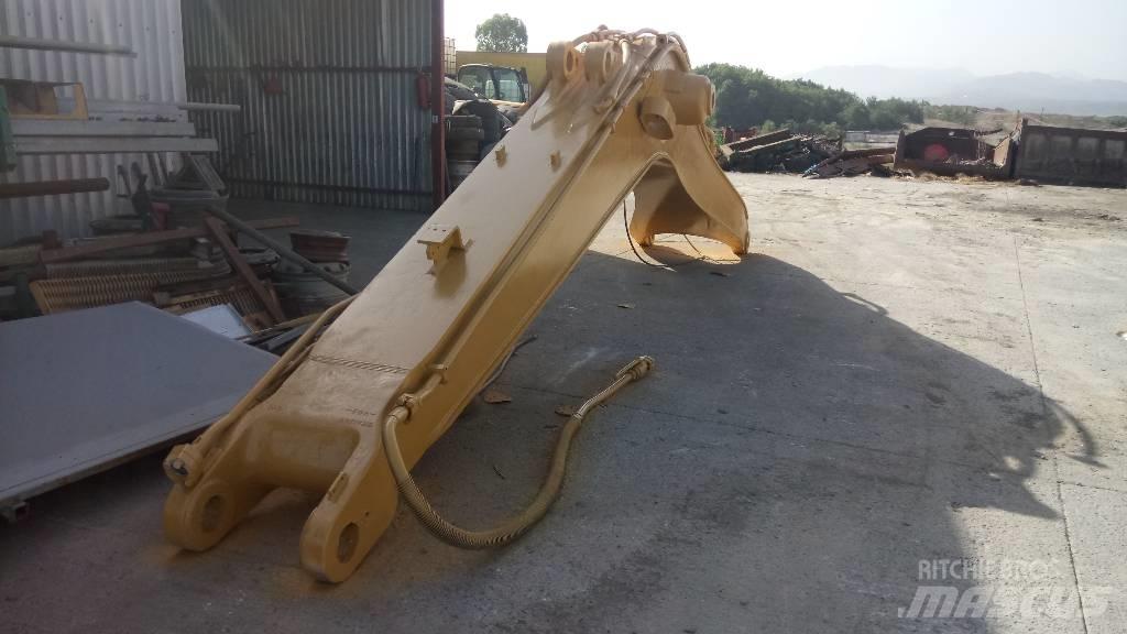 CAT 245 Бони і ковші