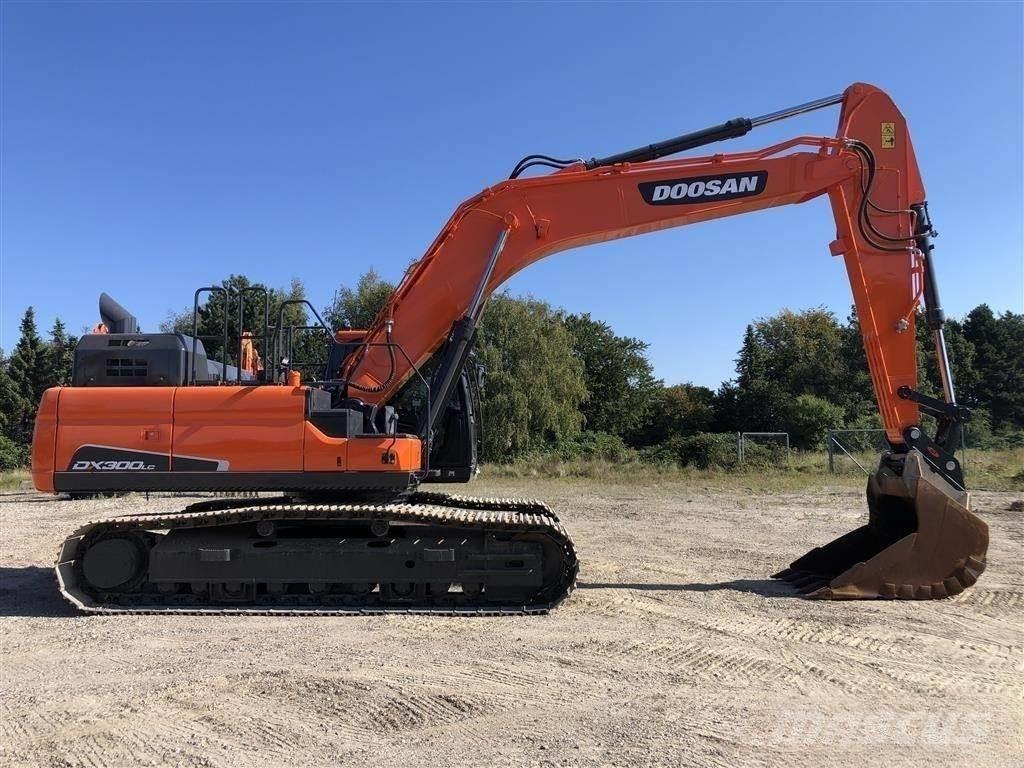 Doosan dx300 Гусеничні екскаватори