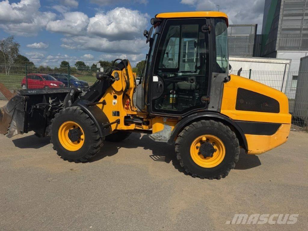 JCB 406 T4 Фронтальні навантажувачі
