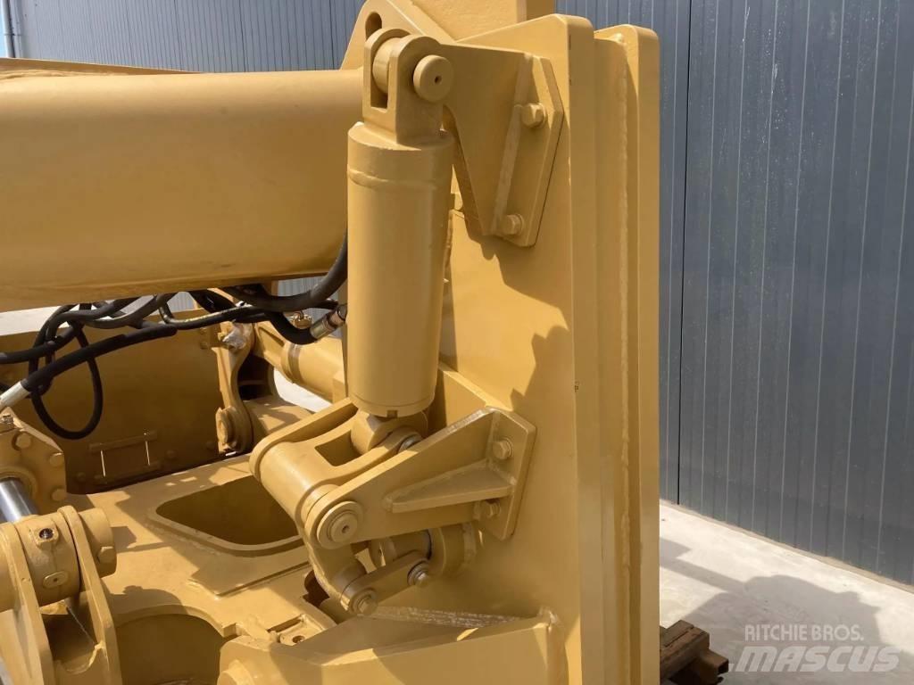 CAT D8R Скарифікатори