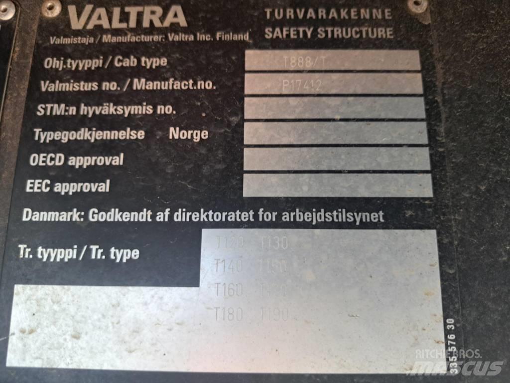 Valtra T 170 Трактори