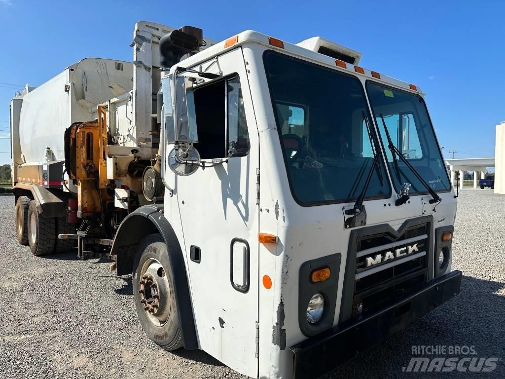Mack LEU613 Сміттєвози