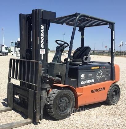 Doosan B40 X-5 Електронавантажувачі