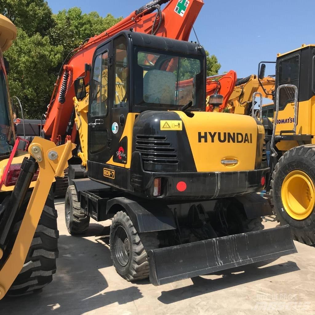 Hyundai 60 W Колісні екскаватори