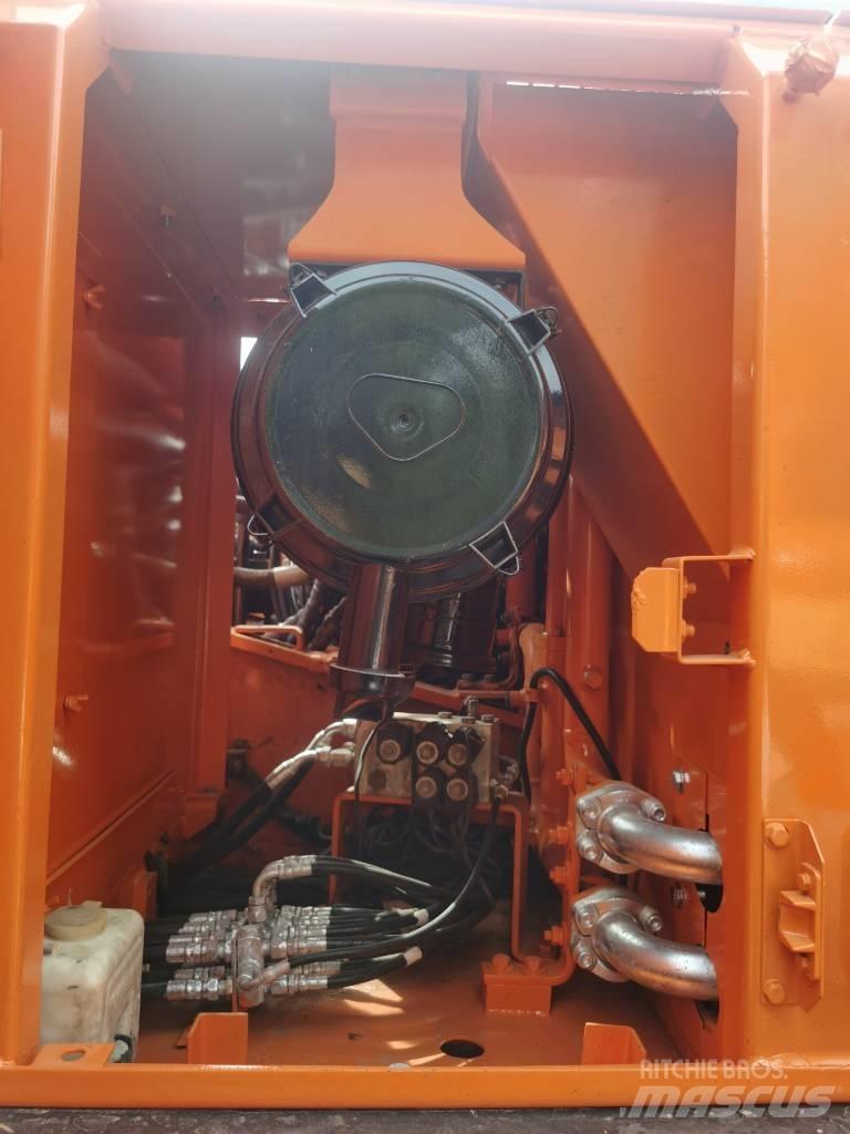 Doosan DX 225 LC-9 Гусеничні екскаватори