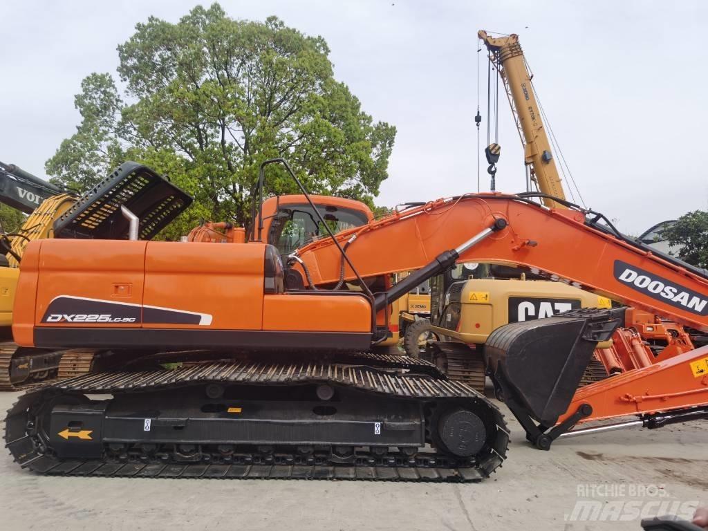 Doosan DX 225 LC-9 Гусеничні екскаватори