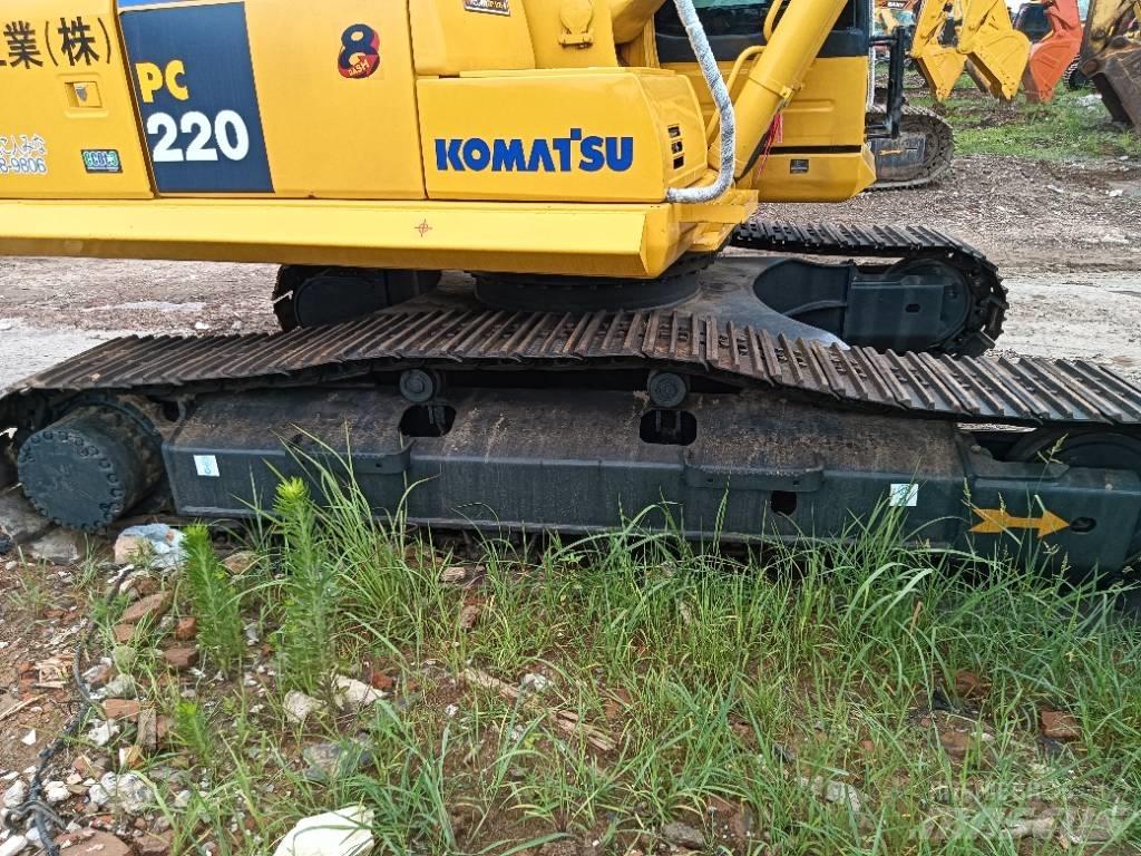 Komatsu PC 220-8 Гусеничні екскаватори