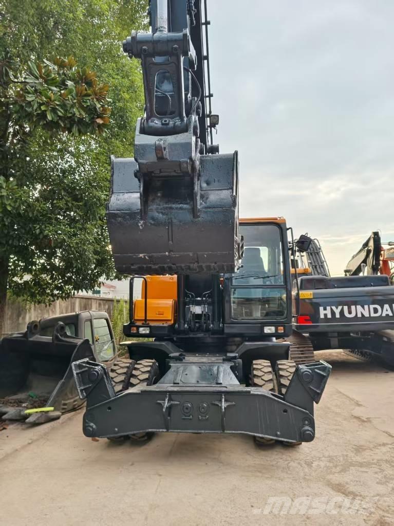 Hyundai R210w-9 Колісні екскаватори