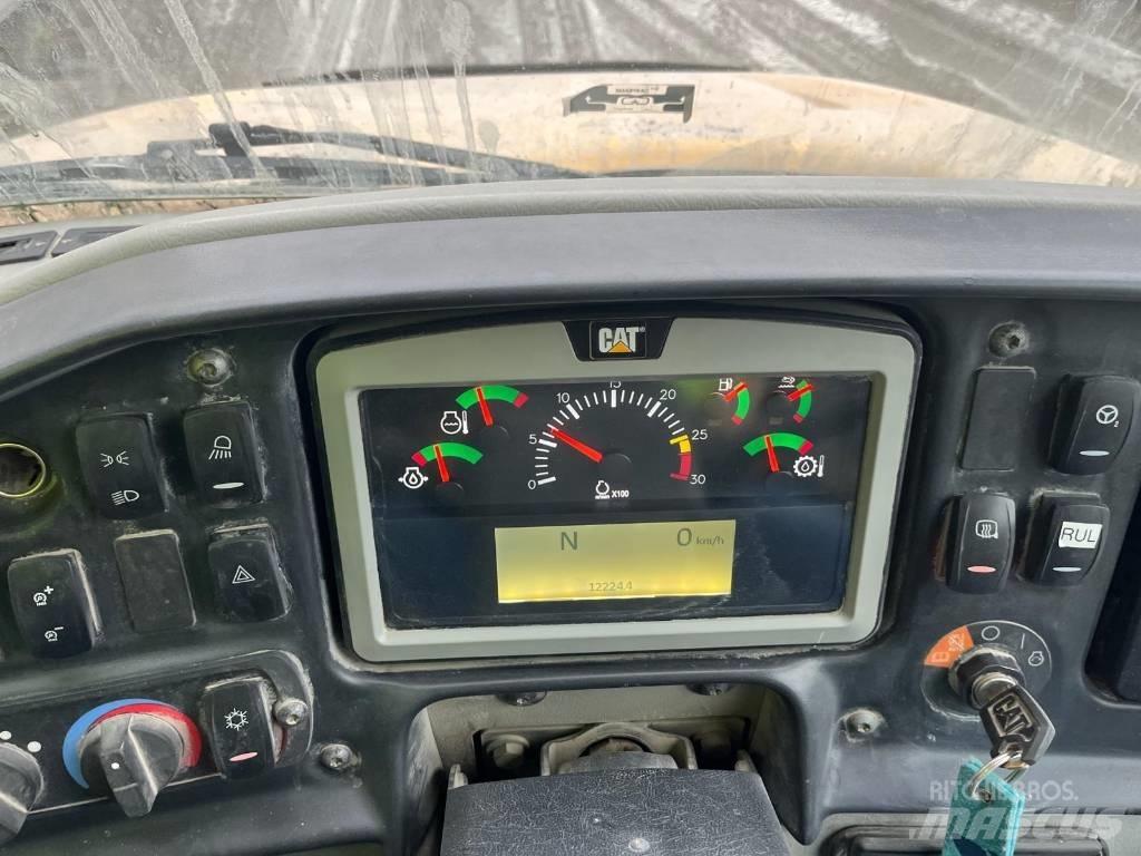 CAT 730 C Зчленовані самоскиди