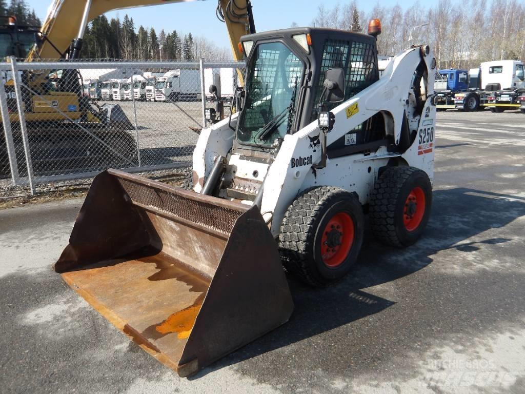Bobcat S250 Міні-навантажувачі