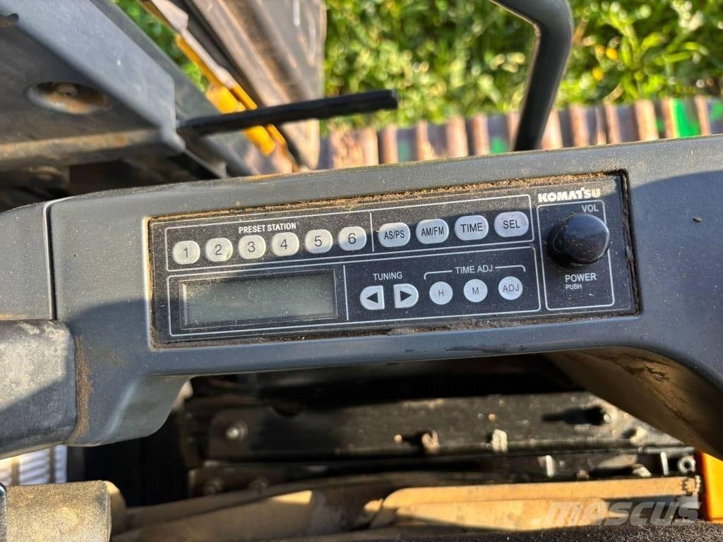 Komatsu PC 210 LC-8 Гусеничні екскаватори