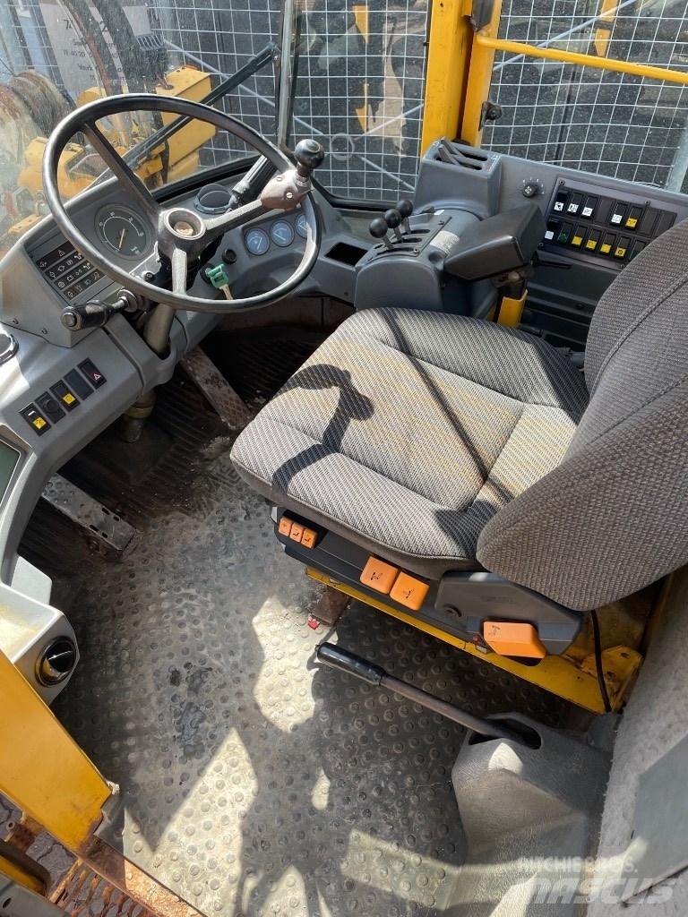 Volvo L120B Фронтальні навантажувачі
