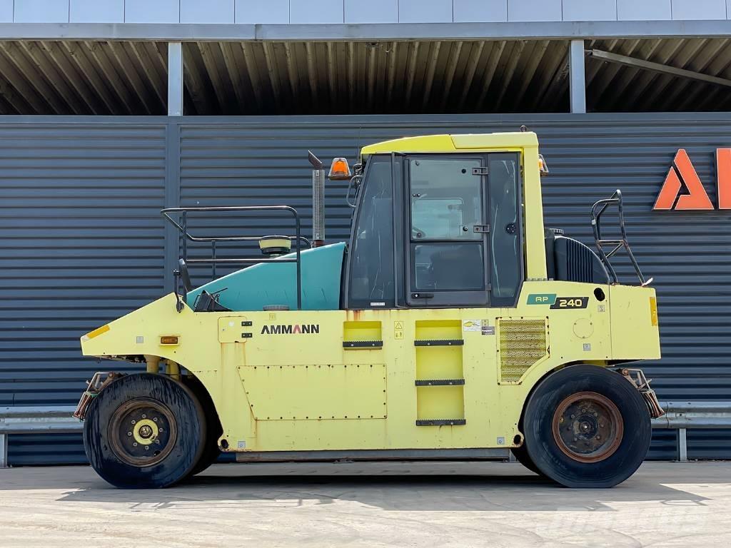 Ammann AP 240 Пневматичні катки