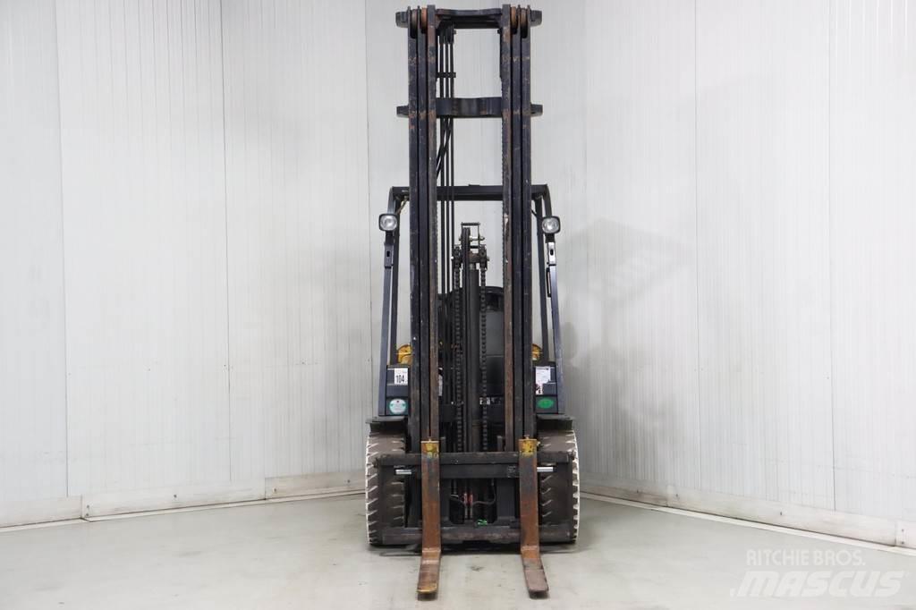 TCM FG30T3 Газові навантажувачі