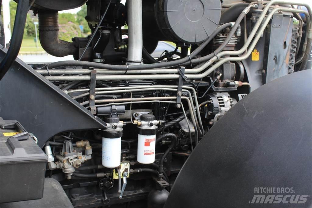 New Holland TM175 Трактори