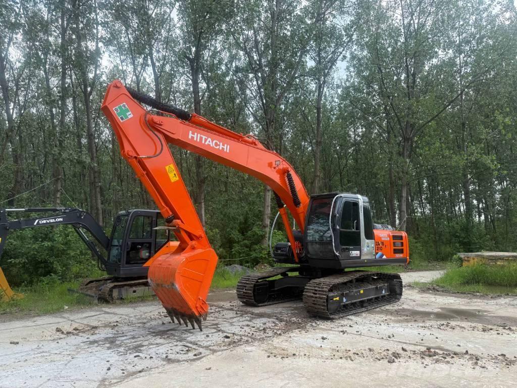 Hitachi ZX200 Гусеничні екскаватори